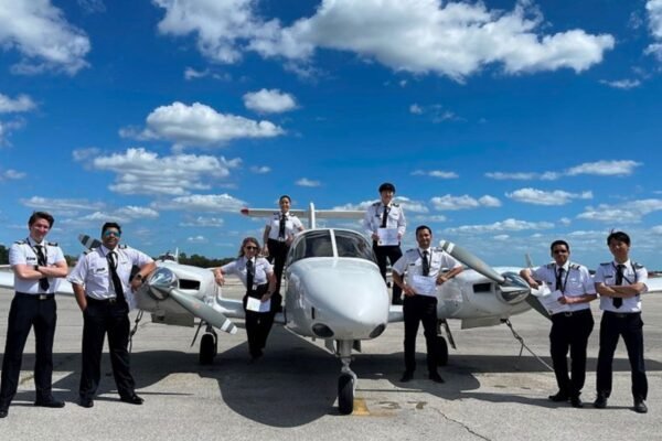 Becoming a Commercial Pilot A Step-by-Step Guide