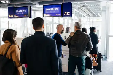 How Airports Coordinate with Airlines for Smooth Boarding