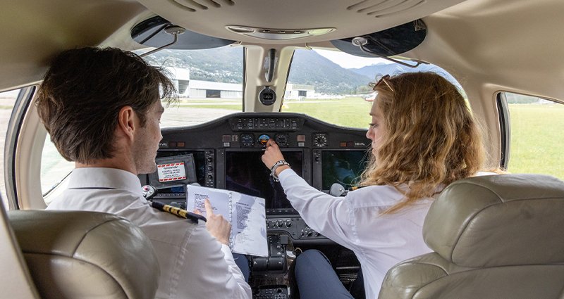 How Pilots Handle In-Flight Emergency